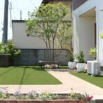 出雲市 外構リフォーム 人工芝と植栽で整備された庭