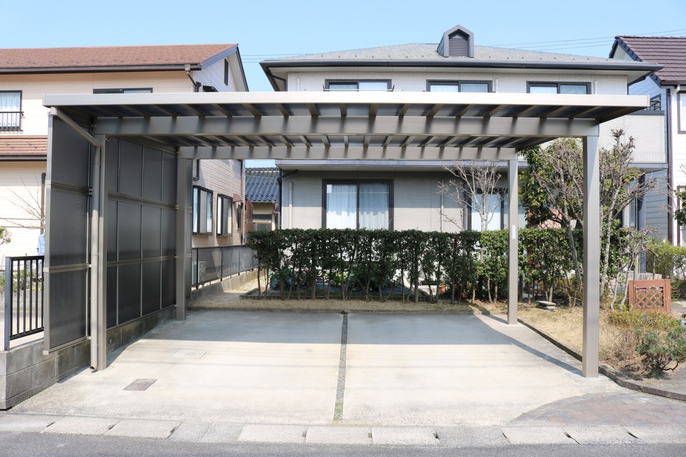 出雲市で施工したソルディーポートのカーポート